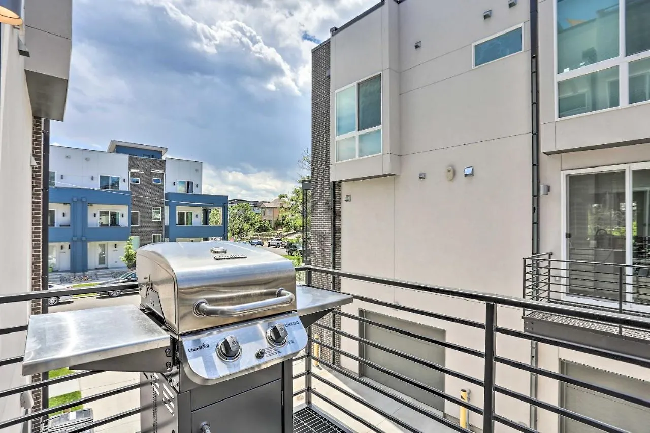 Trendy Denver Townhome - Walk To Mile High Stadium 0*,  Estados Unidos da América
